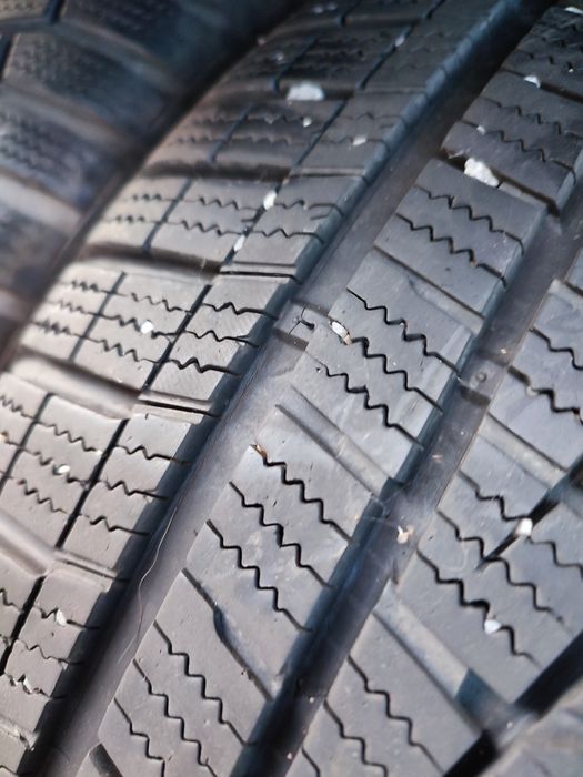 Anvelope Iarna HANKOOK Winter I cept Evo2 215/55 R17 98V- SUPER PRET!!