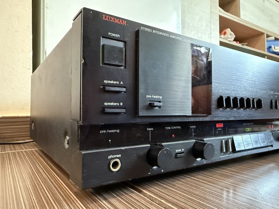 Luxman LV-105U Качествен стерео усилвател