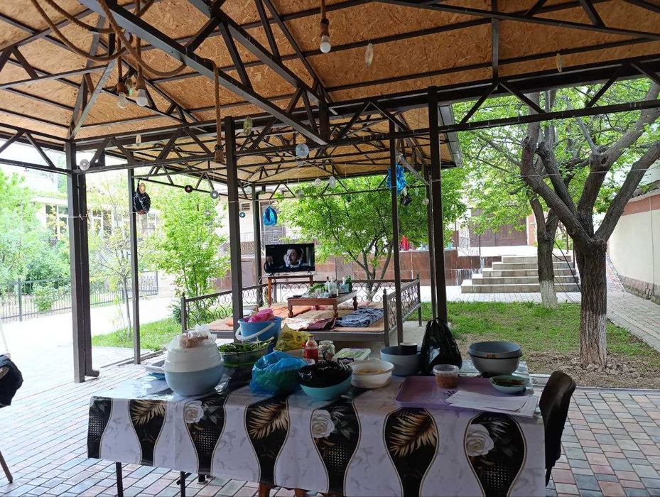 Дача с круглогодиным проживанием 10 соток, бассейн, сауна. Паркент=