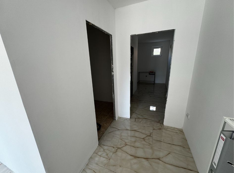 Дава се под наем Офис в Варна, Бриз - 40 кв.м за 538.56 € - Снимка #2