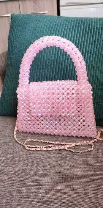 Ръчно изработена чанта от мъниста – стил и блясък!