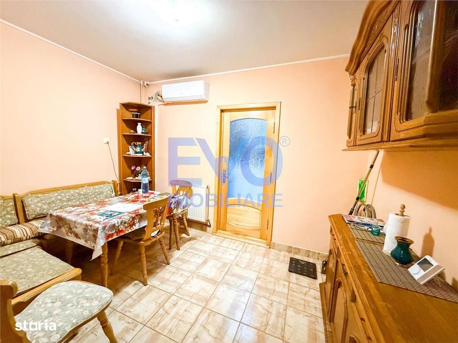 Apartament 3 camere, decomandat, etaj 1, de vanzare in zona Nicolina 2