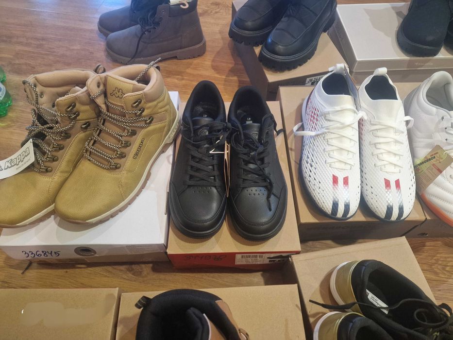 Маратонки разпродажба от затворил магазин