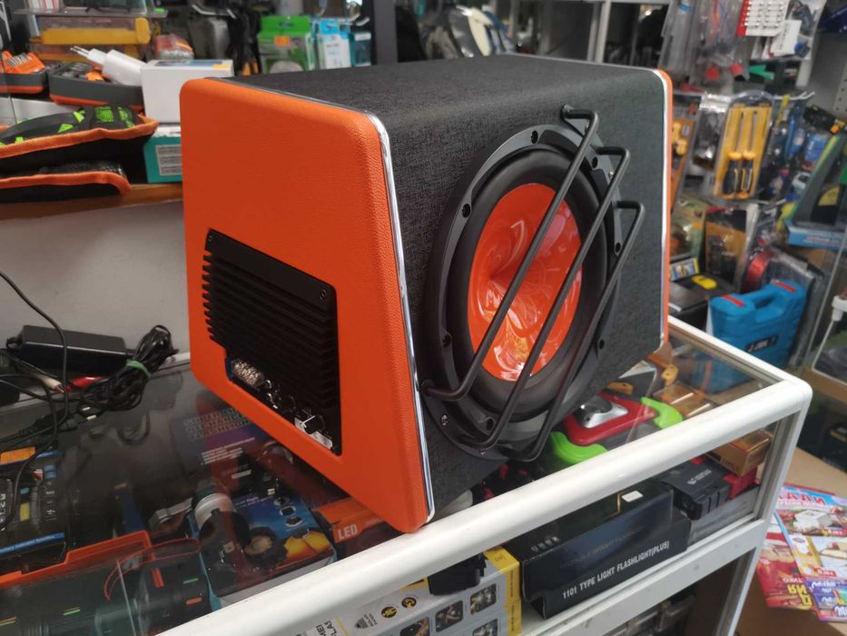 Бас каса 3800W за кола - субуфер с 10” високоговорител и интегриран усилвател + окабеляване