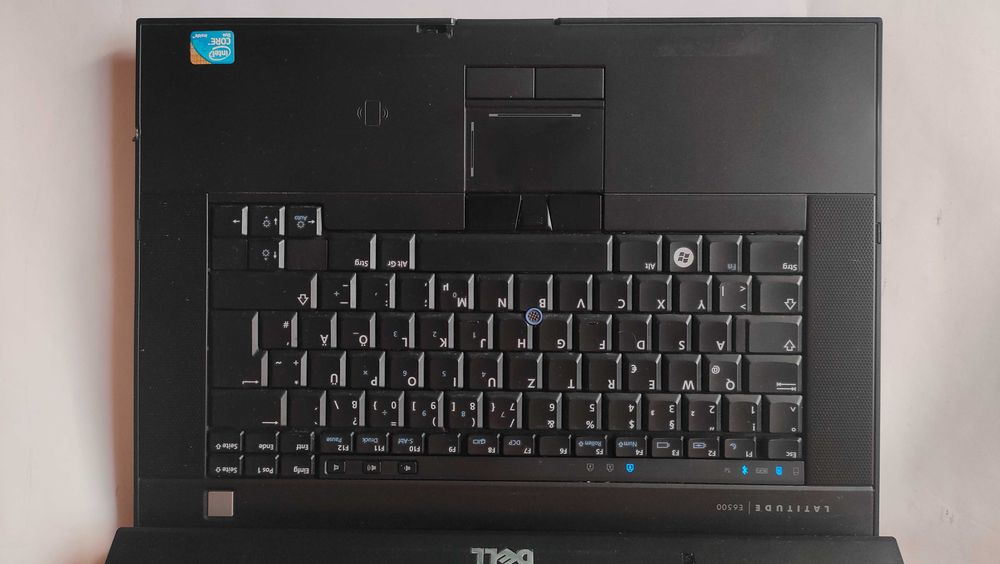 Лаптоп dell latitude e6500 t9600/ 4gb/ hdd оригинално зарядно