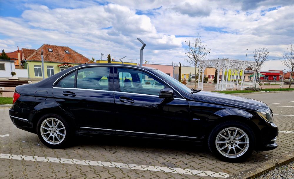 Mercedes-Benz C180