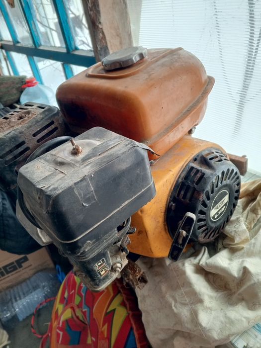 Двигатель для генератора  новый  ,  и для помпы б у