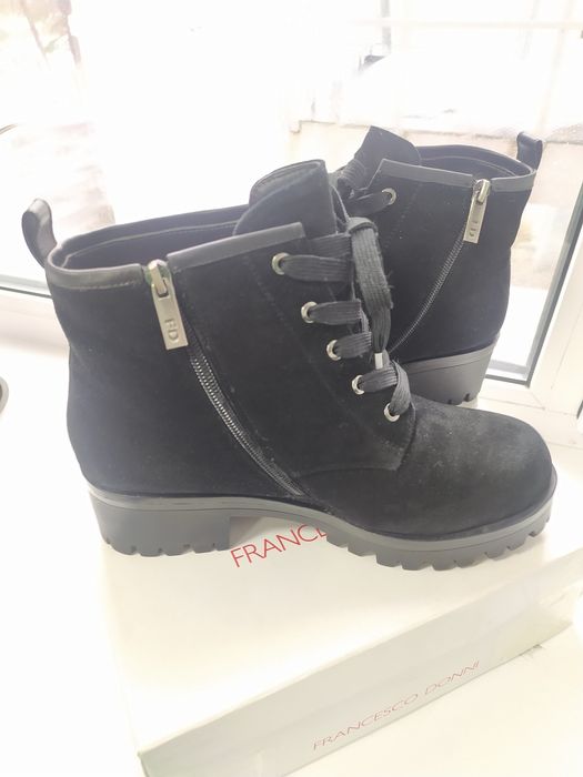 Зимние женские ботинки (40 размер)