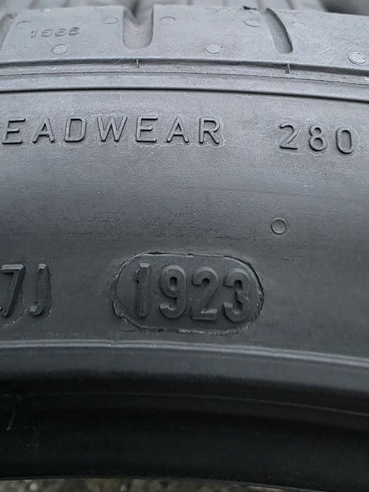 Vând patru anvelope de  vara pirelli  255 40 21  dot 1923