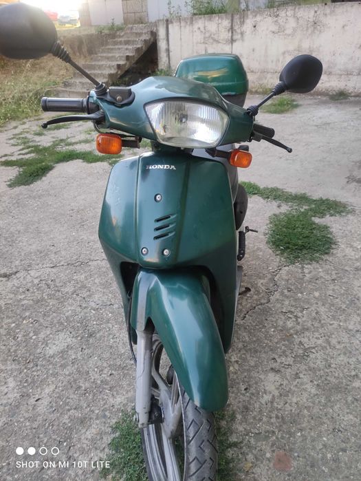 Скутер  Honda Sh
