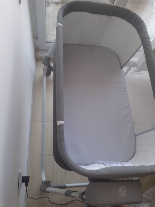 Манеж-кровать    .