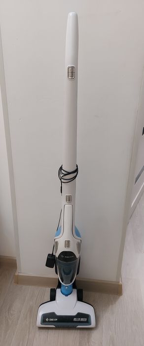 Продам вертикальный пылесос