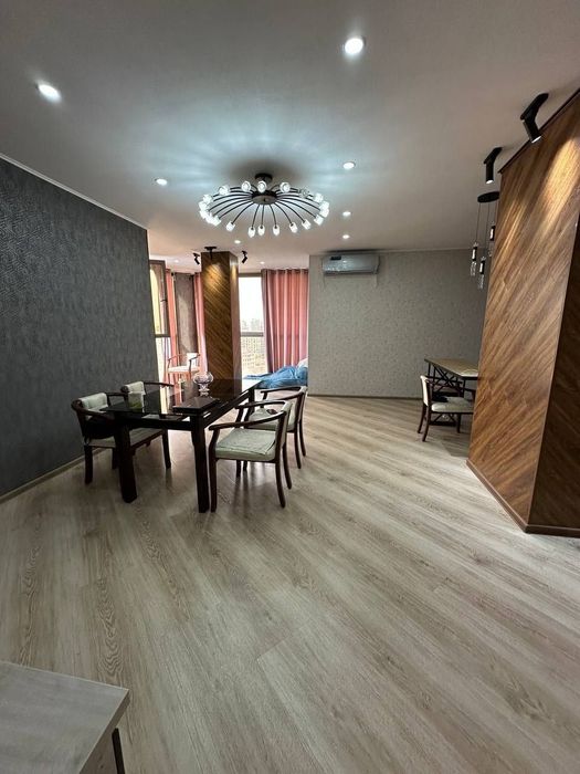 Продам квартира 3х комнат 90м2 ор: Аэропорт мебель+техника! США