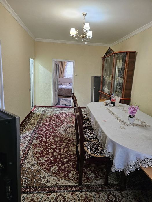 Чилонзор 8 кв. 2/4/4.  Орентр Малика Гостиница