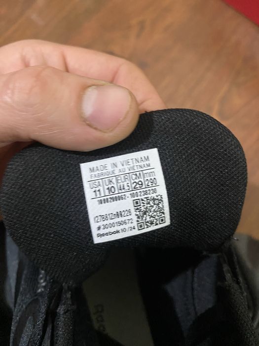 Продавам оригинални маратонки Reebok