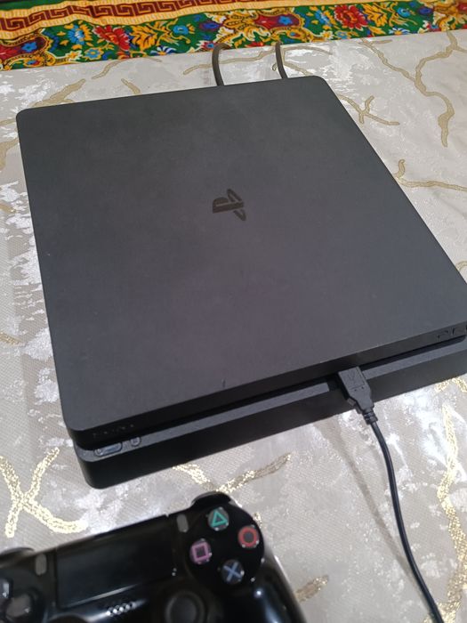 Sony 4 slim. сотилади