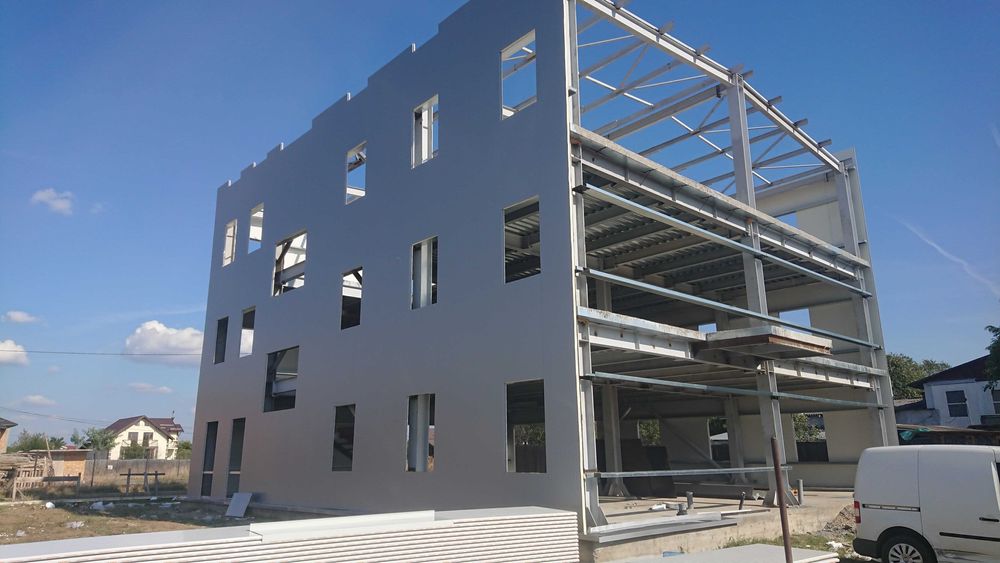 Executam Hale la Cheie si Structuri Metalice