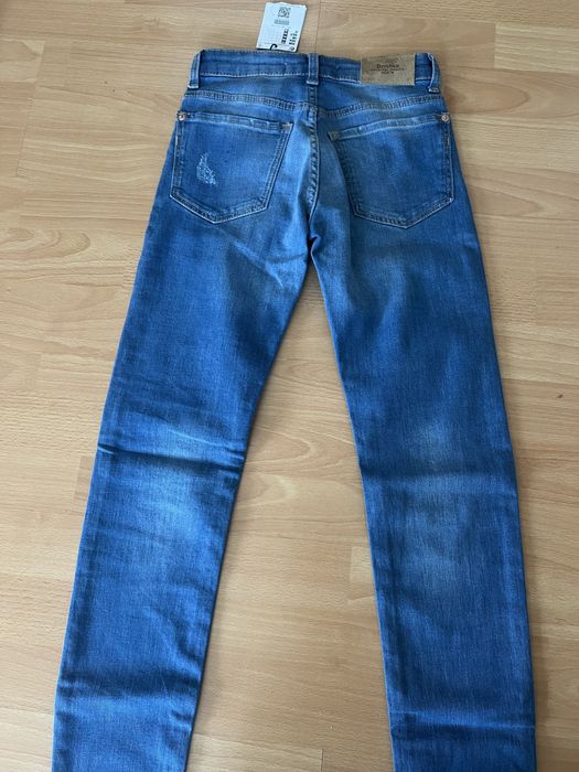 Blugi bershka 32,  11 ani