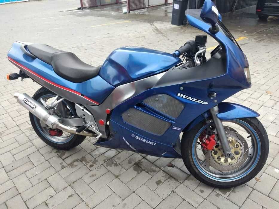 Motocileta Suzuki RF 600 R