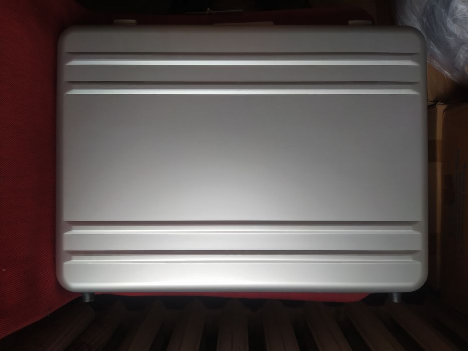 Продам алюминиевый кейс-дипломат