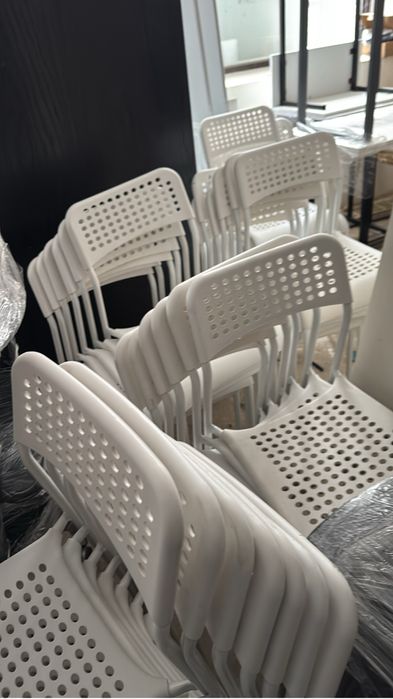 Продам парты со стульями