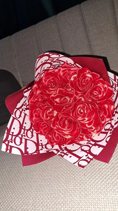 Buchet trandafiri din satin