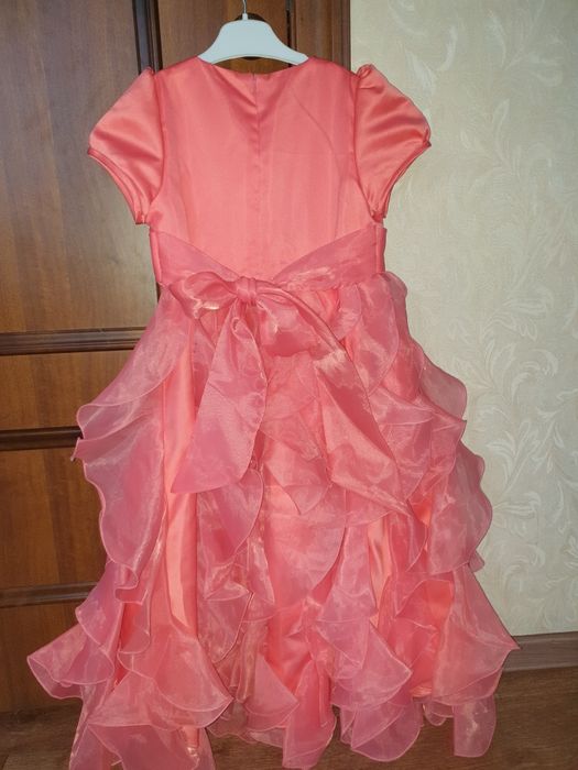 Продам нарядное платье