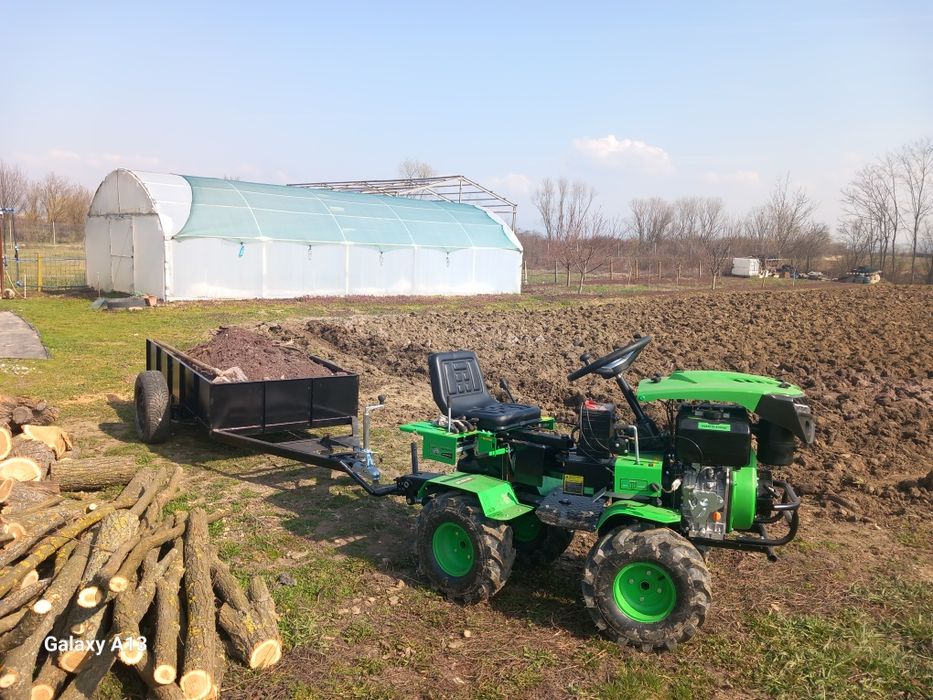 Mini tractoras 4x4