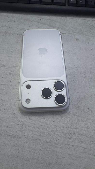 Продам айфон 17 про 512гб