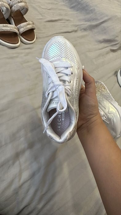 Маратонки Skechers блестящи