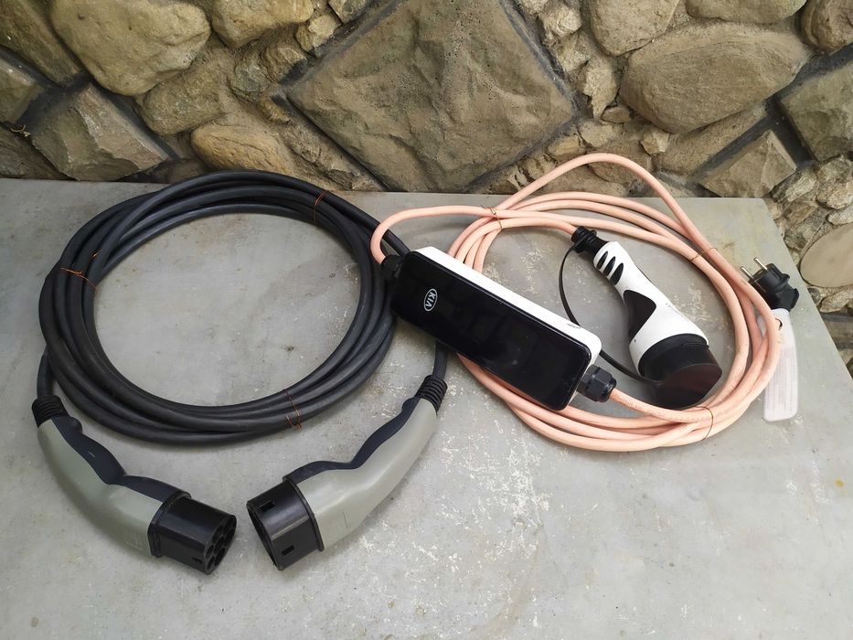 Кабели за зареждане на автомобил