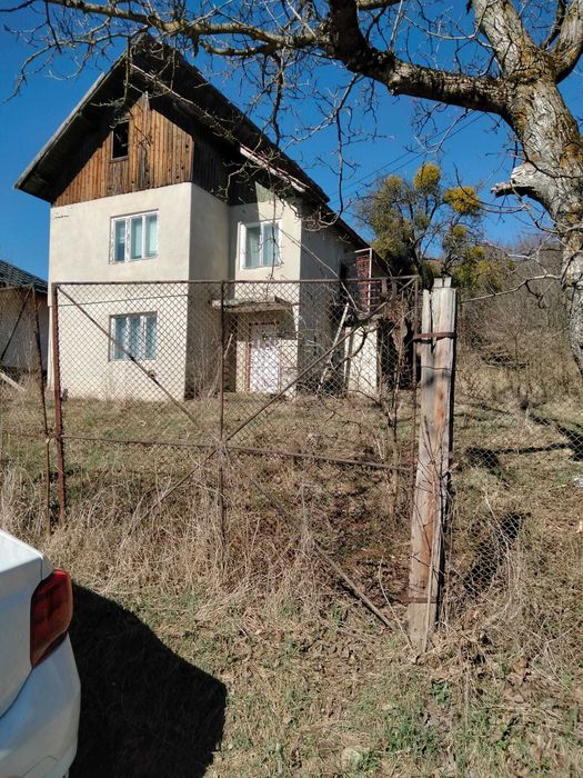 Vând Casă Feleacu (jud. Cluj) 150 mp + 3000 mp teren // 475. 000 EUR