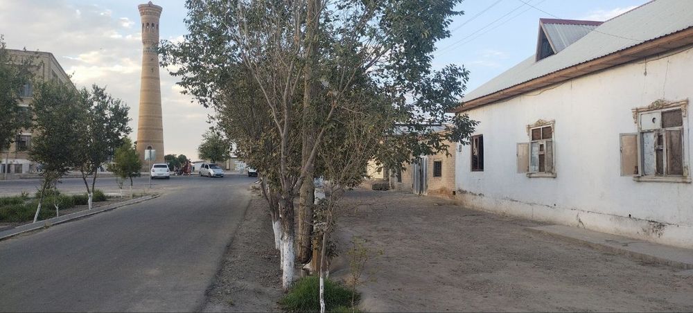 Уй сотилади. Вобкент