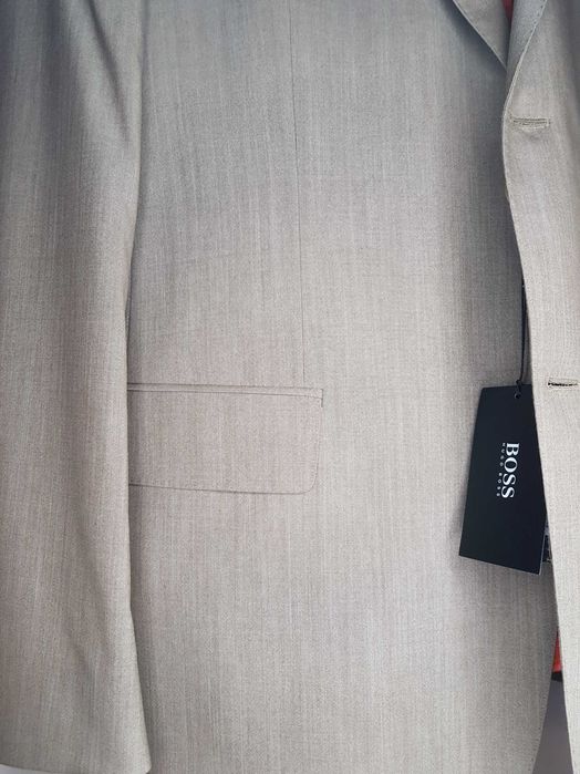 Hugo Boss Нов Оригинален мъжки костюм размер 44