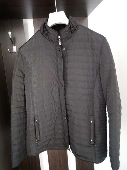 Geacă Lejeră Neagră Matlasată MITNO Roma Căptușeală Florală -L Fit S/M