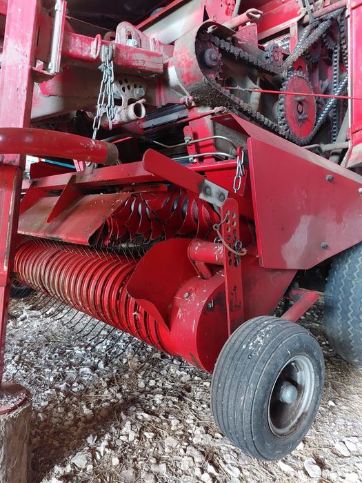 Рулонный пресс-подборщик Welger RP202