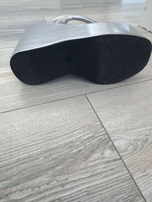 Чехли на висока платформа