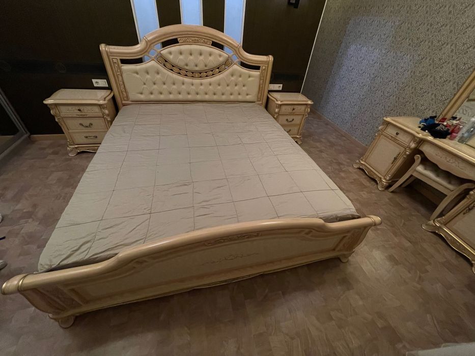 Спальный гарнитур