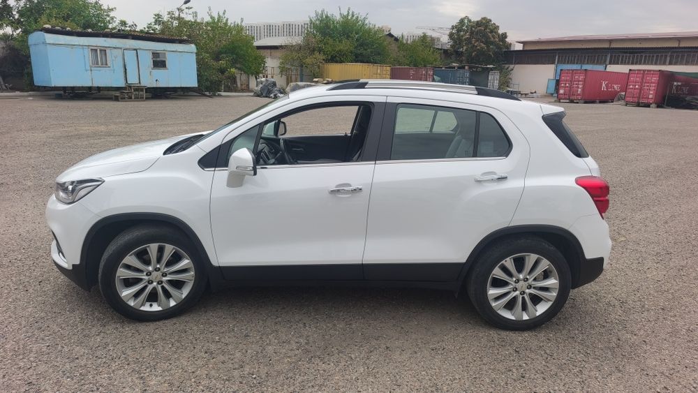 Chevrolet Tracker 1 Premier 
Год: 2019 
Пробег: 49 600 км 
Состояние: