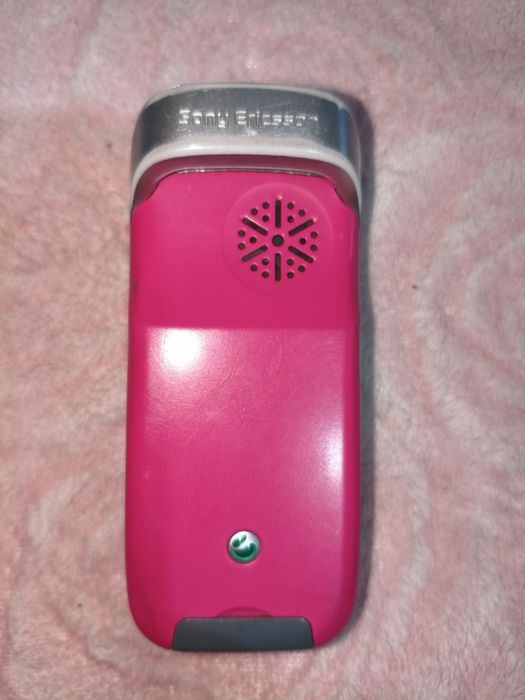 Sony Ericsson (ретро телефон) + зарядка