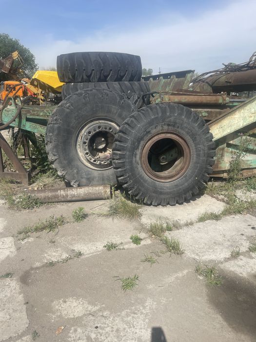 Шины с дисками на скреперы Моаз, Маз