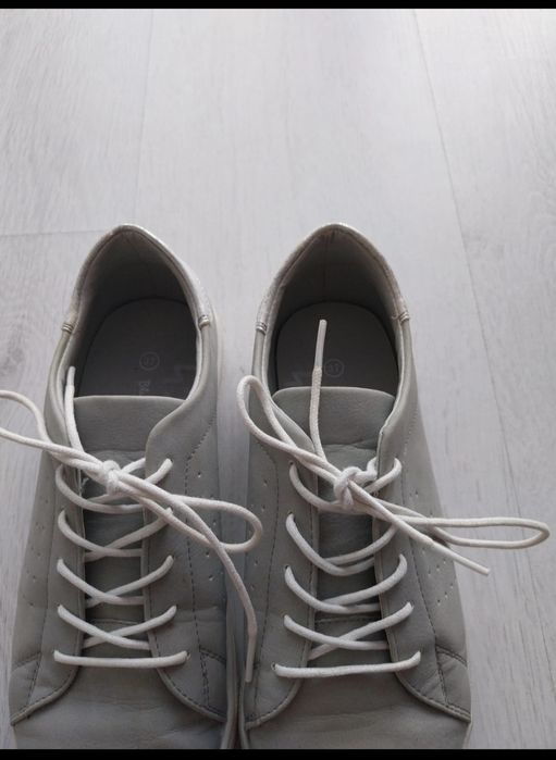 Pantofi cu șiret gri