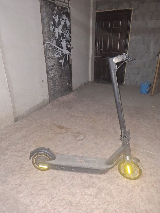 Электросамокат Ninebot KickScooter MAX
