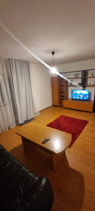 Inchiriez Apartament Decomandat