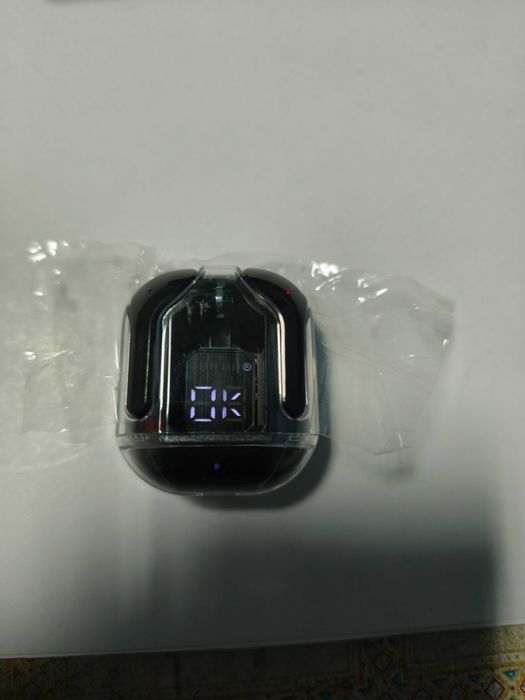 Ceas smart cu casti bluetooth si bratari