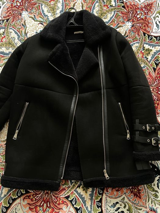 Продам куртки б/у. Дёшево.