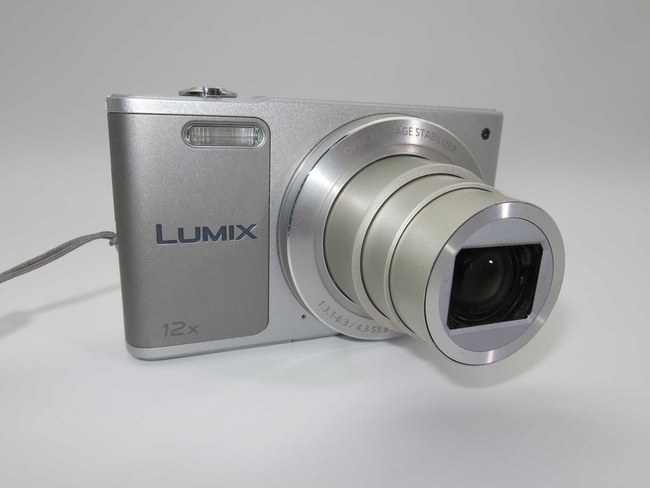 Panasonic Lumix DMC SZ10 ултра компактен цифров фотоапарат със селфи флип екран, дигитална камера с Leica оптика, като нова, работи отлично