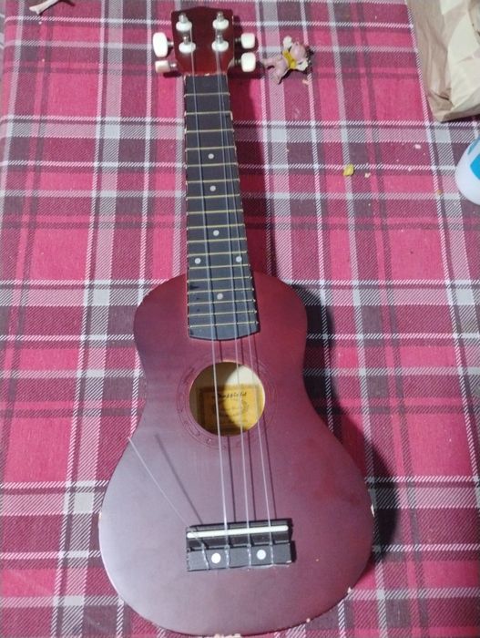 Vând ceasuri ,monede