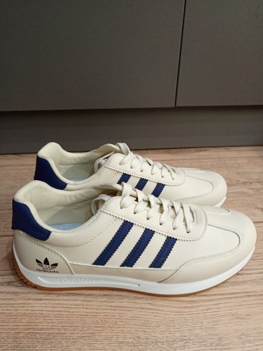 Кроссовки Adidas 43-44