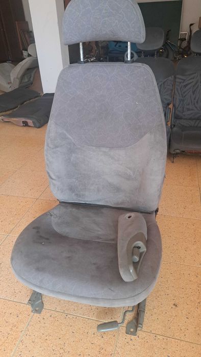 Седалки, подходящи за кемпер! 1 бр.въртяща седалка